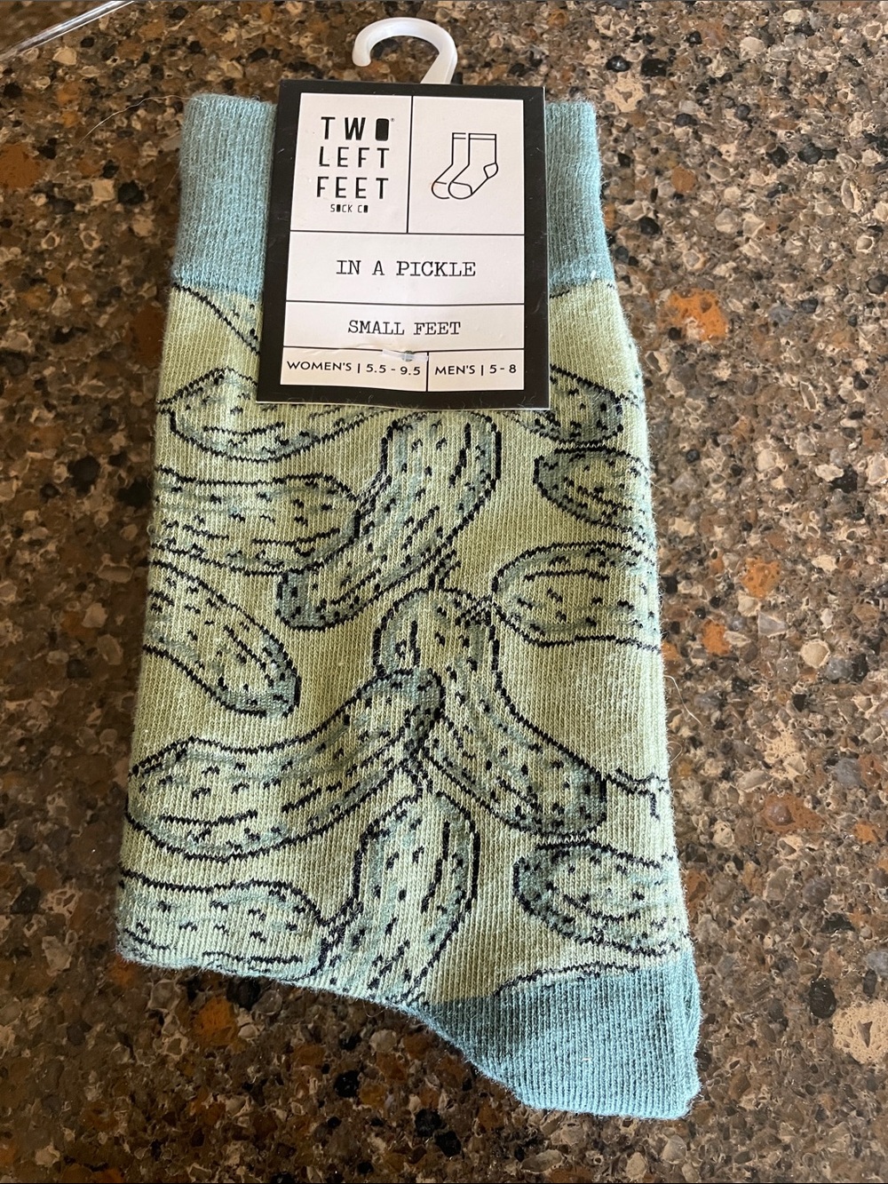 NWT’s Two Left Feet In a Pickle Socks Whimsical Dill Pickle Drink Size 5.5-9.5